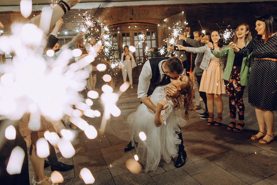 Fotografo di matrimoni Kseniya Troickaya (ktroitskayaphoto). Foto del 16 agosto 2019