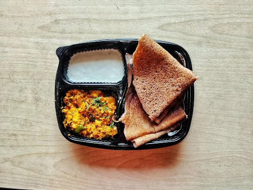 Chicken Bhurji With 2 Ragi Dosa [6 Inches]