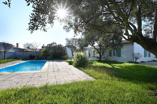 House with pool and terrace 3
