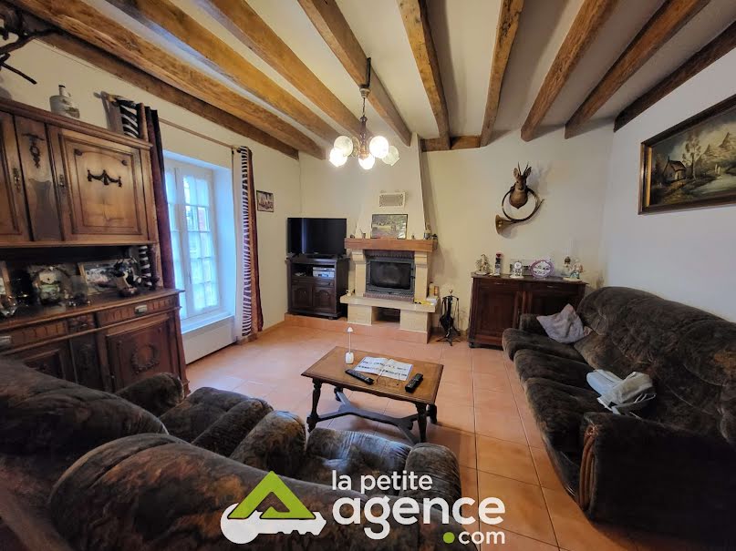 Vente maison 3 pièces 79 m² à Thénioux (18100), 77 000 €