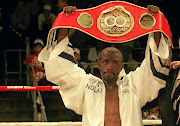 Takalani  Ndlovu  dethroned Anthony Tshehla via a stunning first-round knockout on May 31 2002. / Bafana Mahlangu