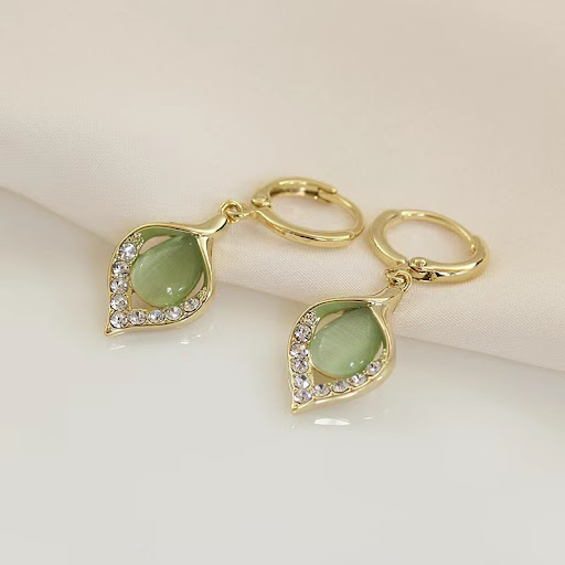 Title 4, Angel Eyes Earring Buckle