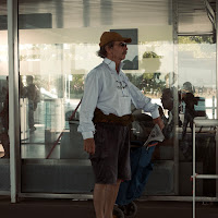 Tourist with three glasses di 