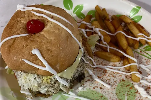 Old Chicken Burger With Nachos