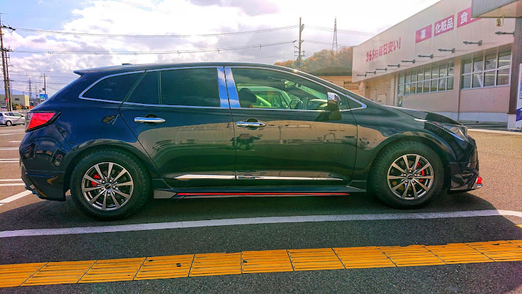 カローラツーリングの👍️いいね&コメント&フォローありがとうございます。😄😄・フォロワー様からのいいね👍️に感謝・フォロワー様でない方からのいいね👍️に感謝・真横🤗に関するカスタム事例の投稿画像1枚目
