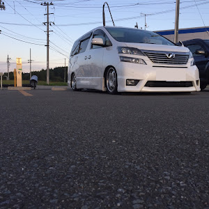 ヴェルファイア GGH20W