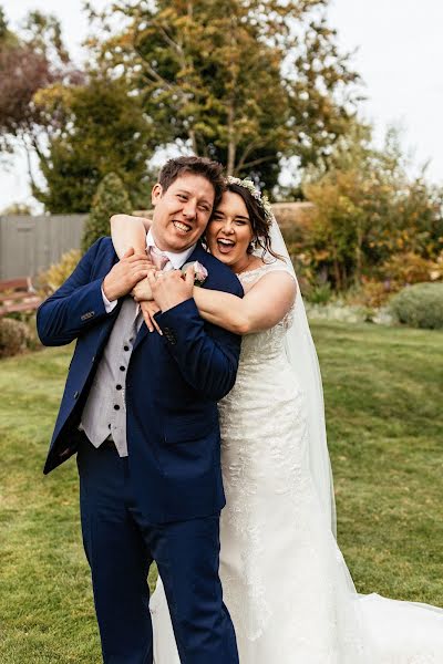 Fotografo di matrimoni Suzy Wimbourne (suzywimbourneph). Foto del 2 luglio 2019