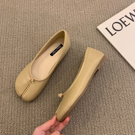 Title 11, Womens Summer Split Toe Trotter Flat-soled Sho...