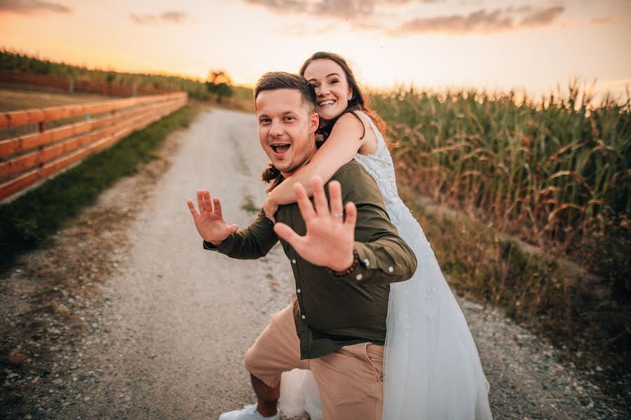 Fotografo di matrimoni Lukas Kenji Vrabel (kenjicz). Foto del 3 dicembre 2022