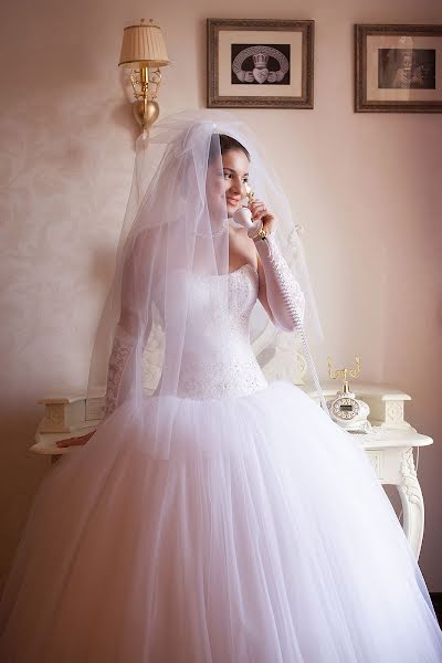 Wedding photographer Oksana Solopova (oxisolopova). Photo of 27 April 2013