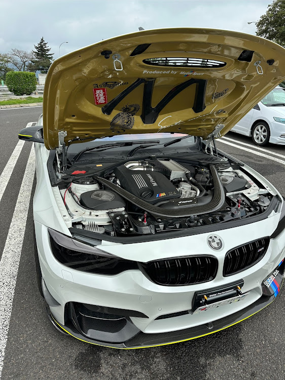 M4 クーペの無事三郷にピットイン・カーチューンの旅・まだまだつづくに関するカスタム事例の投稿画像1枚目