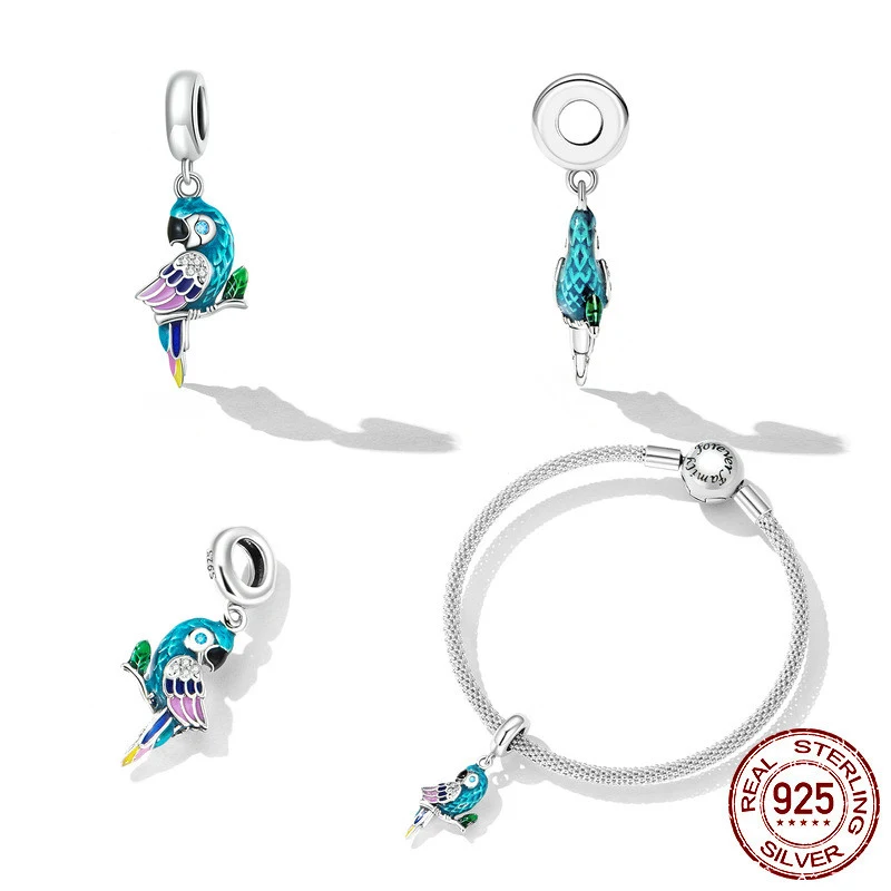 Title 1, Papegaai armband hanger met delicate veer, een ...