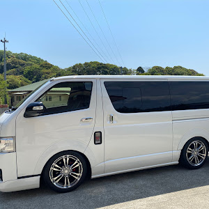 ハイエースバン TRH200V