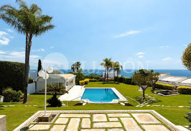 Maison avec piscine et terrasse 10