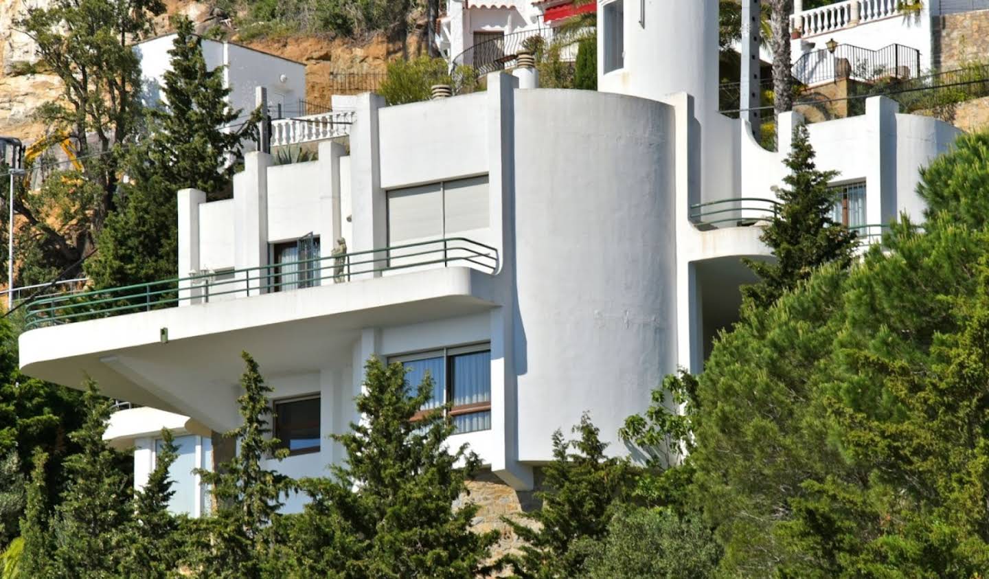 Maison avec piscine et jardin Roses