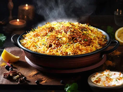 Lucknowi Chicken Dum Biryani (Boneless, Serves 4)