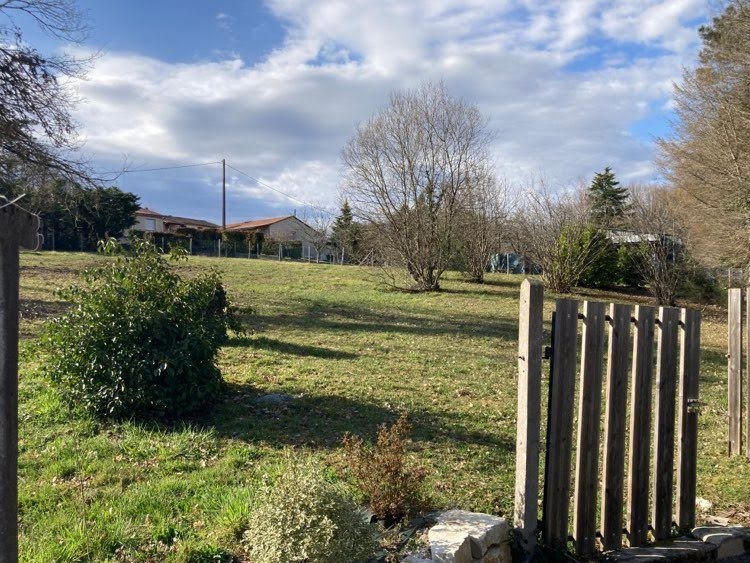 Vente terrain  1402 m² à Château-l'Evêque (24460), 41 500 €