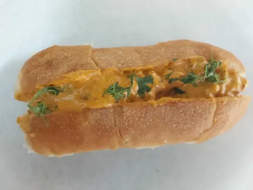 Paneer Peri Peri Hot Dog