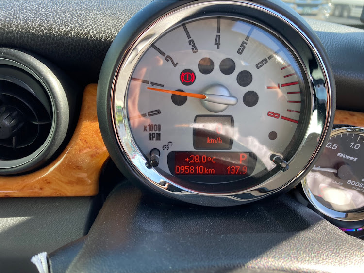 ミニクーパーSのR56・あなたの燃費はどれくらい？に関するカスタム事例の投稿画像3枚目