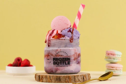 Macaron Sundae- Berry Blast