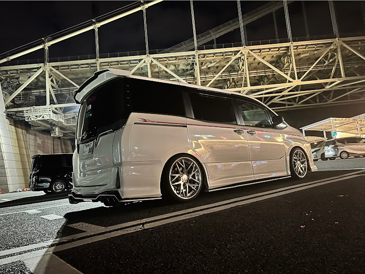 ヴォクシーのNorth Nine Style・BWLT・White List!に関するカスタム事例の投稿画像2枚目