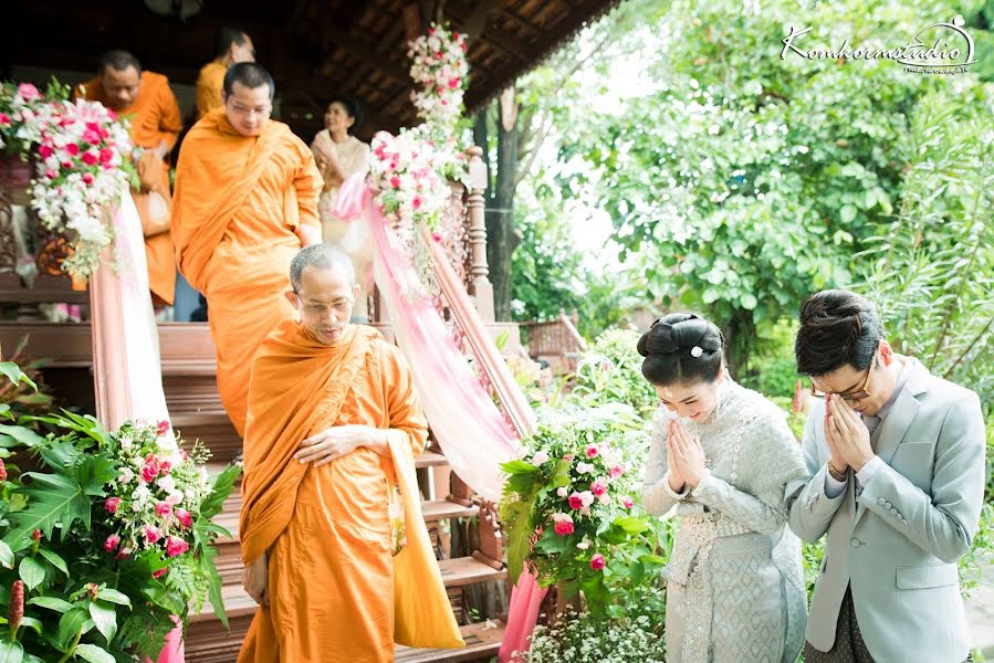 Fotógrafo de casamento Raywat Supalak (komkormstudio9). Foto de 8 de setembro 2020