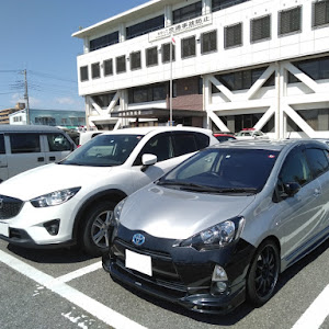 アクア NHP10