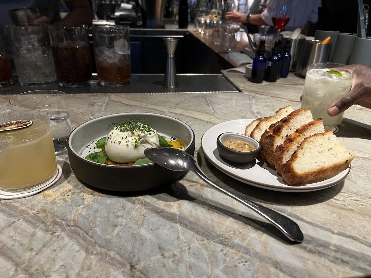 Burrata with gluten free bread