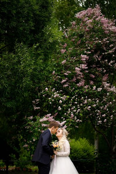 Fotógrafo de casamento Roman Gryaznykh (srphoto). Foto de 16 de junho 2019