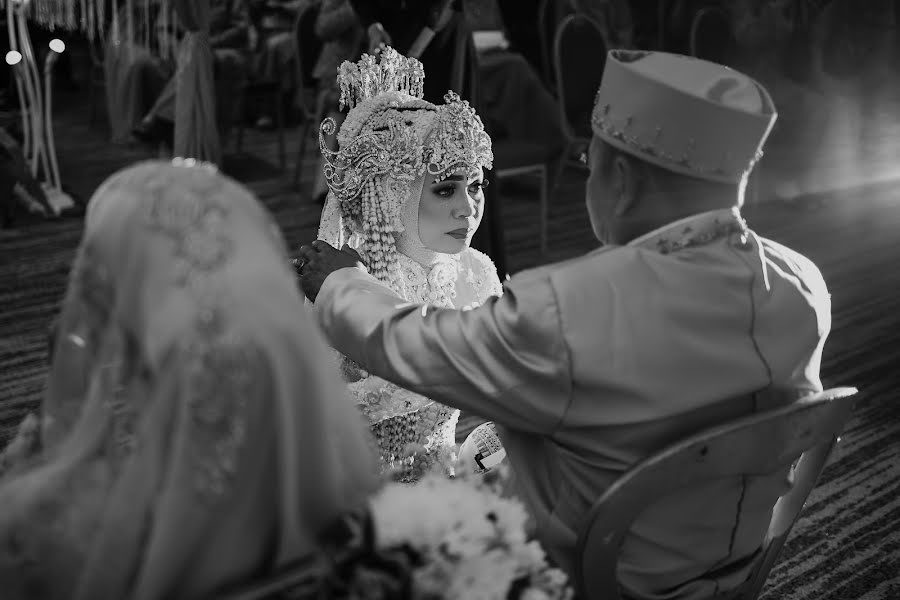 Fotógrafo de casamento Denden Syaiful Islam (dendensyaiful). Foto de 6 de dezembro 2021