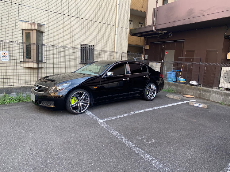 スカイラインのV36・キャリパー塗装・黒セダン・愛車・洗車に関するカスタム事例の投稿画像1枚目