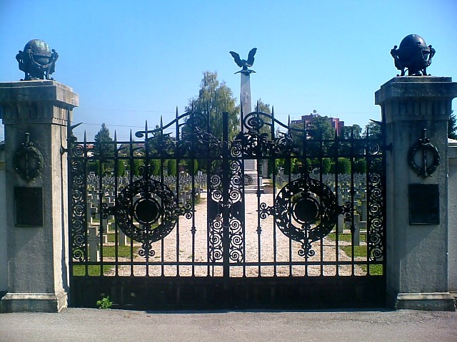 Cimitero italiano a Lubiana Slovenia di BINGA-BONGA