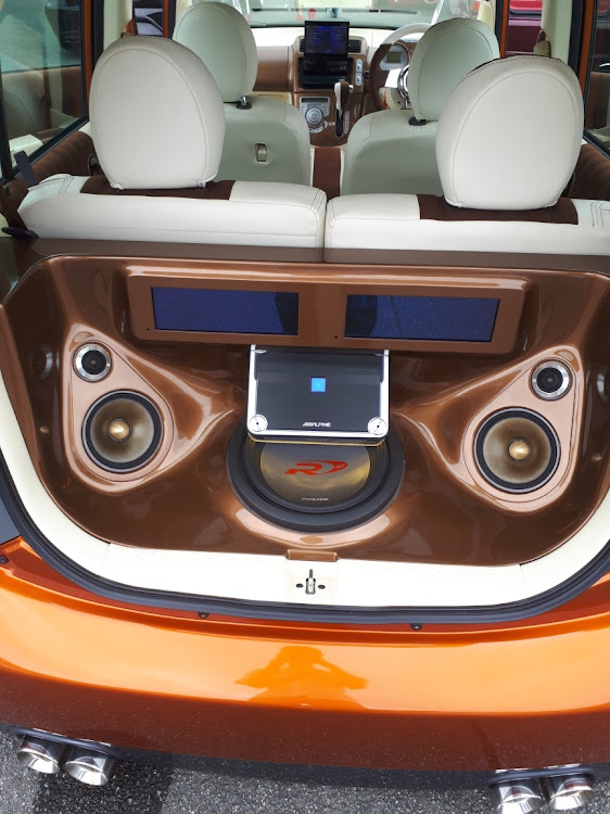 車好きさんが投稿したカスタムカーイベント・レッドメモリー・エムズガレージに関するカスタム事例の投稿画像40枚目