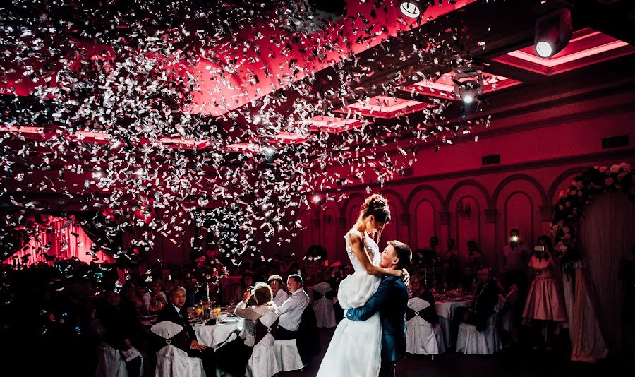 Fotógrafo de casamento Pavel Gomzyakov (pavelgo). Foto de 9 de novembro 2016