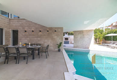 House with pool and terrace 3