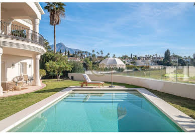 Maison avec piscine et terrasse 8