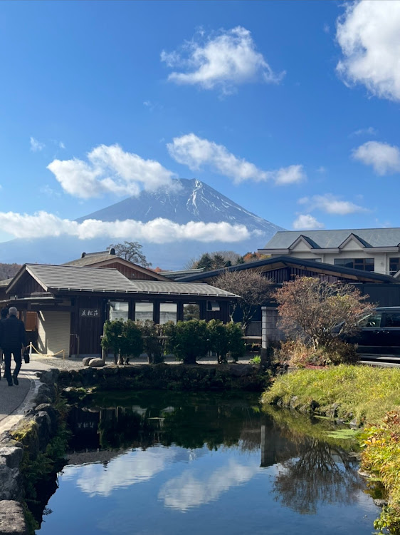 ハイエースバンのドライブ・紅葉ドライブ・ハイエースワイド・富士山に関するカスタム事例の投稿画像8枚目