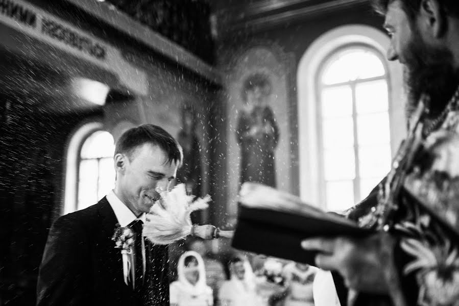 Fotógrafo de casamento Varvara Shevchuk (vvvarka). Foto de 3 de setembro 2018