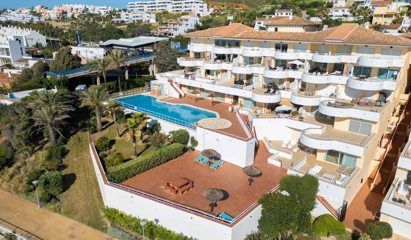 Apartment with terrace and pool Estepona