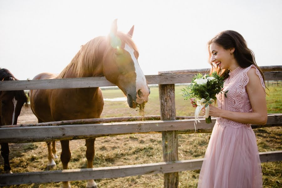 Wedding photographer Olga Dubravskaya (photoska). Photo of 19 December 2018