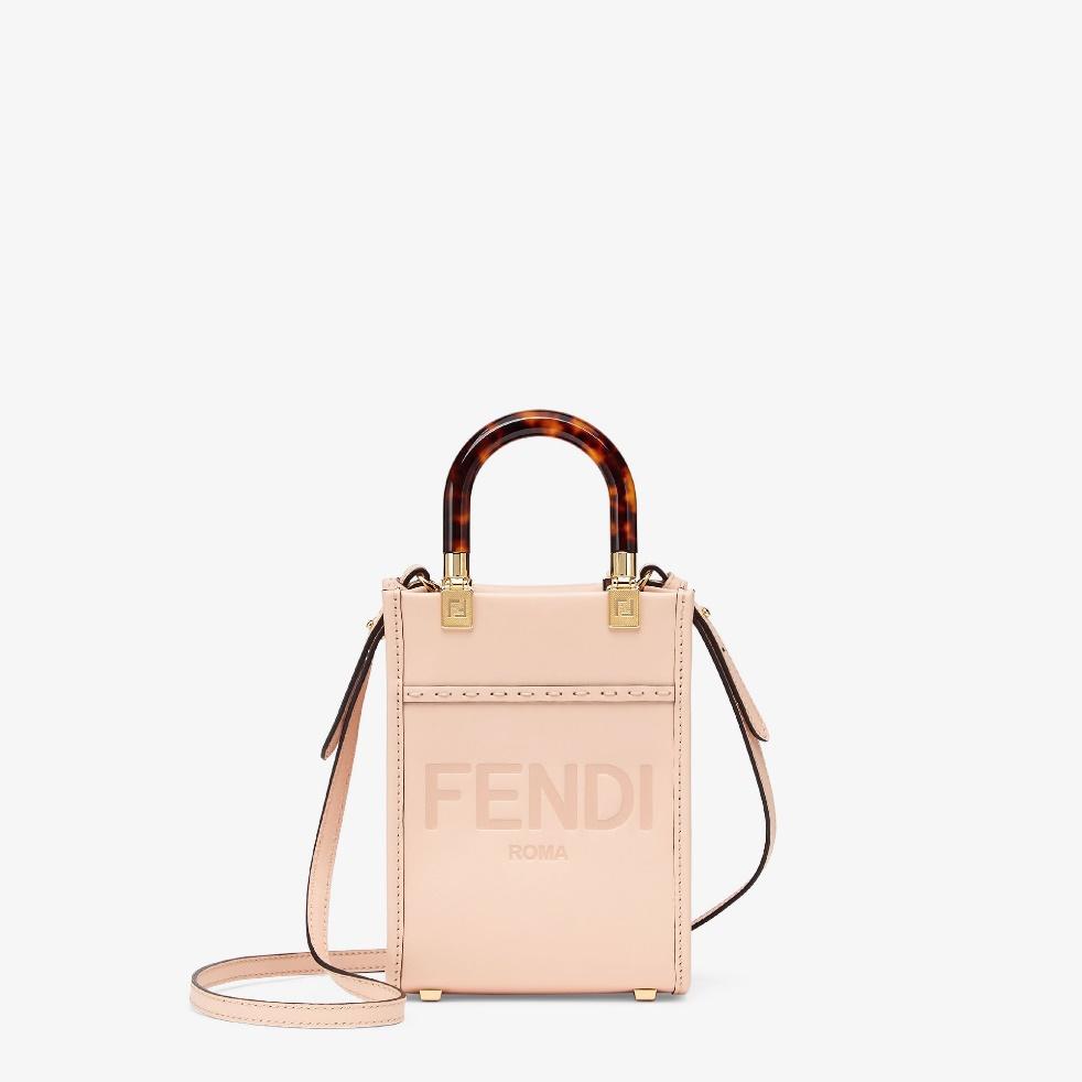 ต๊าซไม่ไหว!! 5 กระเป๋า Fendi สุดเก๋ที่สาวสายอาร์ทไม่ควรพลาดเด็ดขาด4