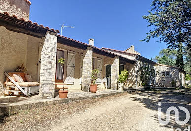 Maison avec piscine et terrasse 1