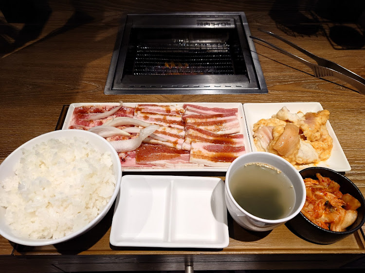 なおちゃんさんが投稿したオートサロン2024・幕張メッセ・映ってしまった方々すみません😭に関するカスタム事例の投稿画像35枚目