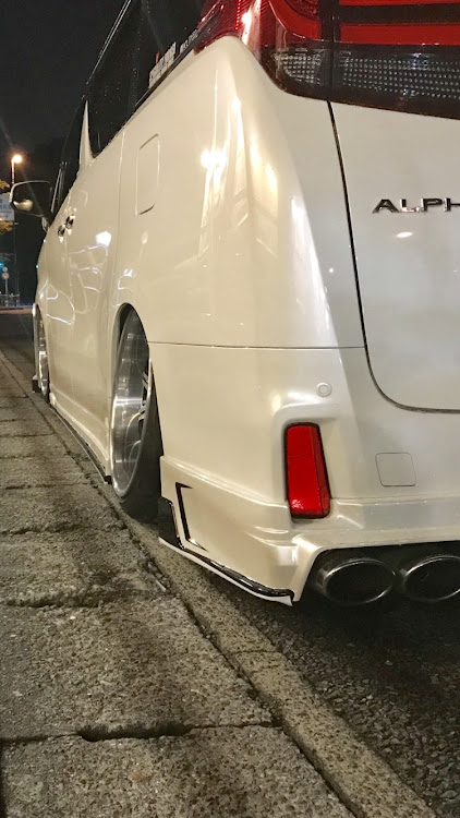 アルファードの体操の🤸‍♂️お兄さん・iris international・M'z SPEED横浜・今を楽しまないで❗️いつ楽しむ❓・だって❗️俺エロオヤジ💕だもんに関するカスタム事例の投稿画像2枚目