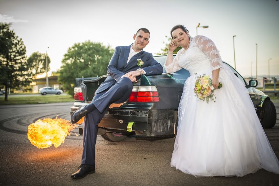 Fotógrafo de casamento Lajos Sziráki Olex (olex). Foto de 12 de dezembro 2018