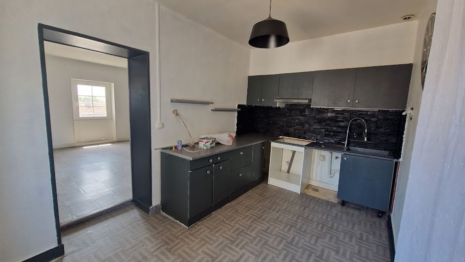 Vente appartement 5 pièces 111.32 m² à Bollene (84500), 92 000 €