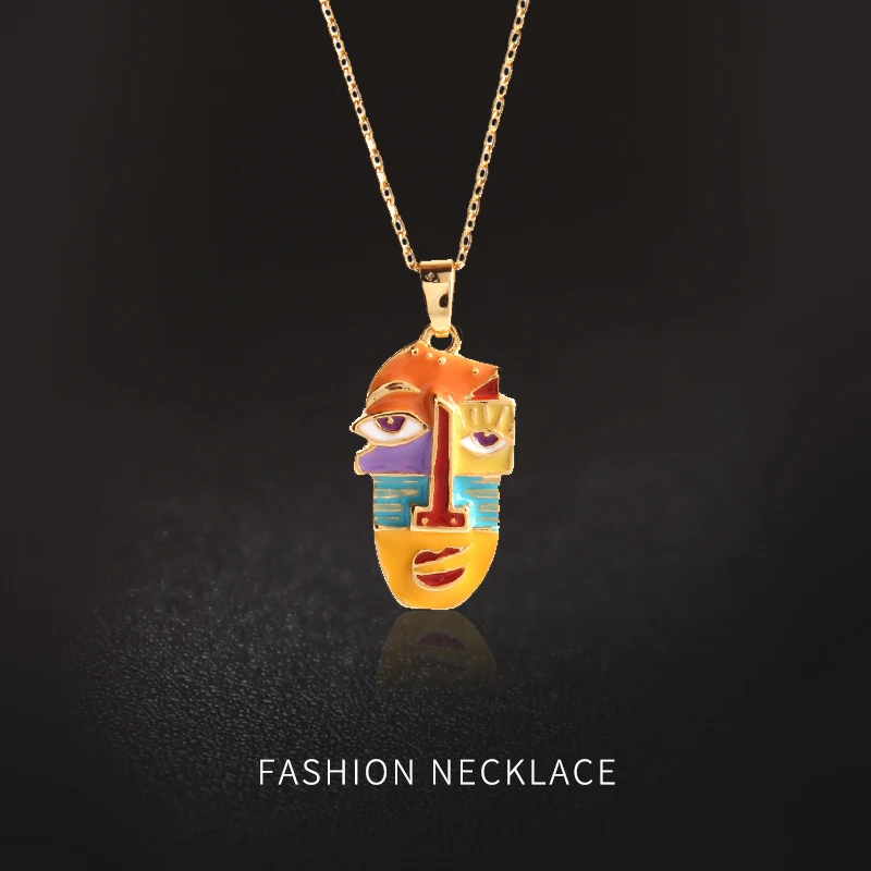 Collar Esmaltado con Baño de Oro 18K para Mujer, Elegancia y Color en tu Rostro. Joyería Fina para un Look Sofisticado.