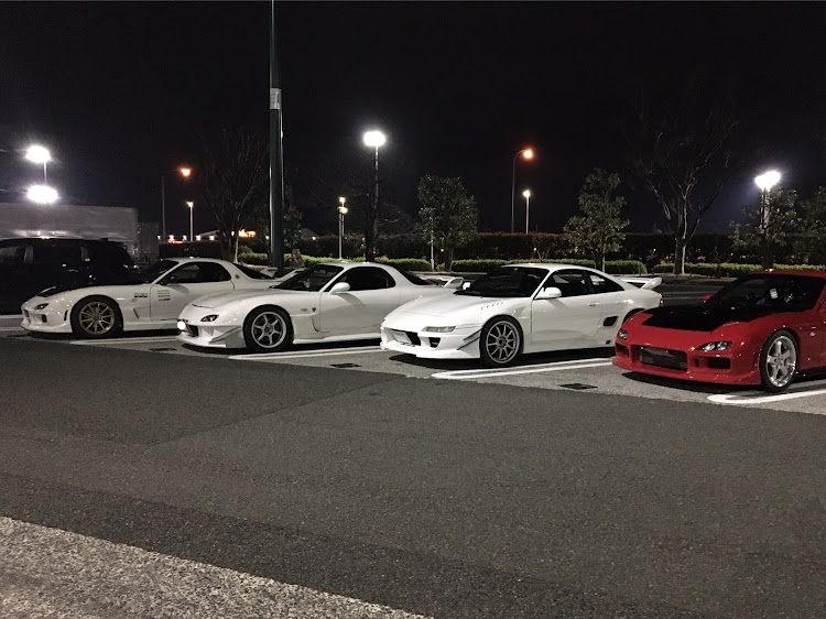 MR2の悪ノリおじさんグループ・クエ喰えツーリング①・もっちぃに会えたやっぱり変態だった・何をしても楽しいって高校生か‼️・走ると工事中の音が‼️に関するカスタム事例の投稿画像1枚目