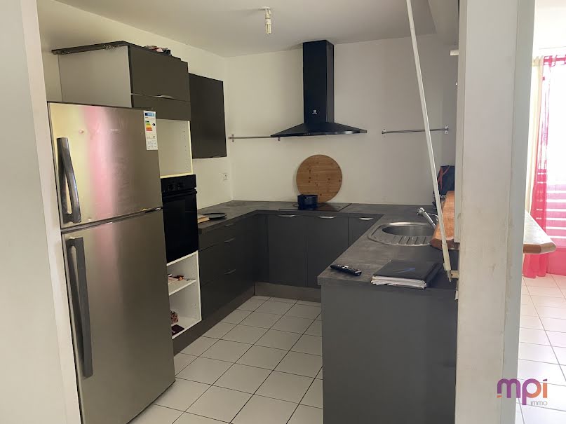 Vente appartement 3 pièces 77 m² à Fort de france (97200), 183 600 €