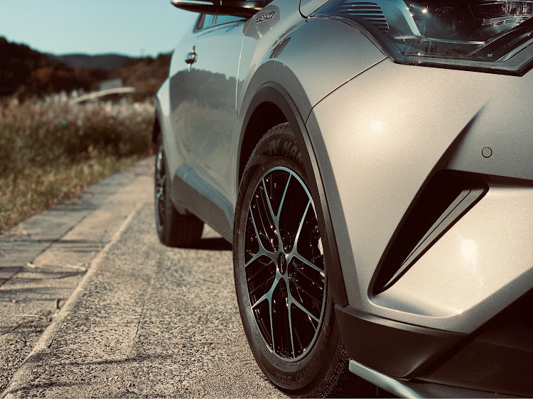 C-HRのスタッドレスタイヤ・秋サム2020・紅葉・ホイール交換に関するカスタム事例の投稿画像2枚目